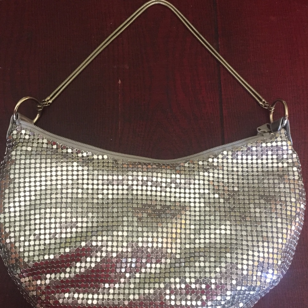 Vintage La Regale LTD Silver Metallic Mesh Purse